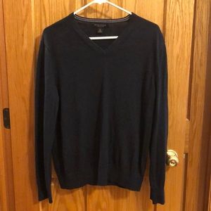 Men’s navy sweater